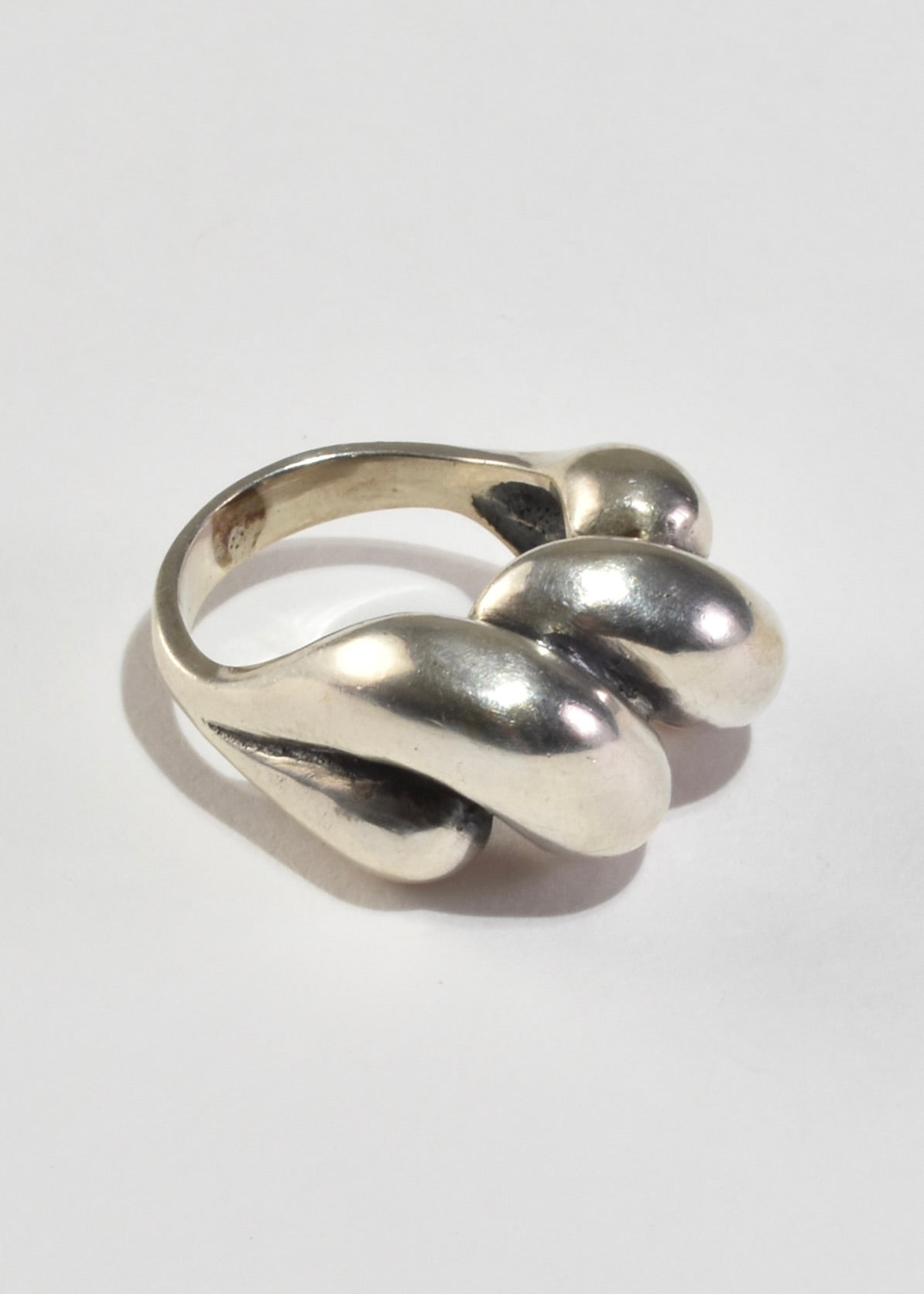 Ribbed Statement Ring