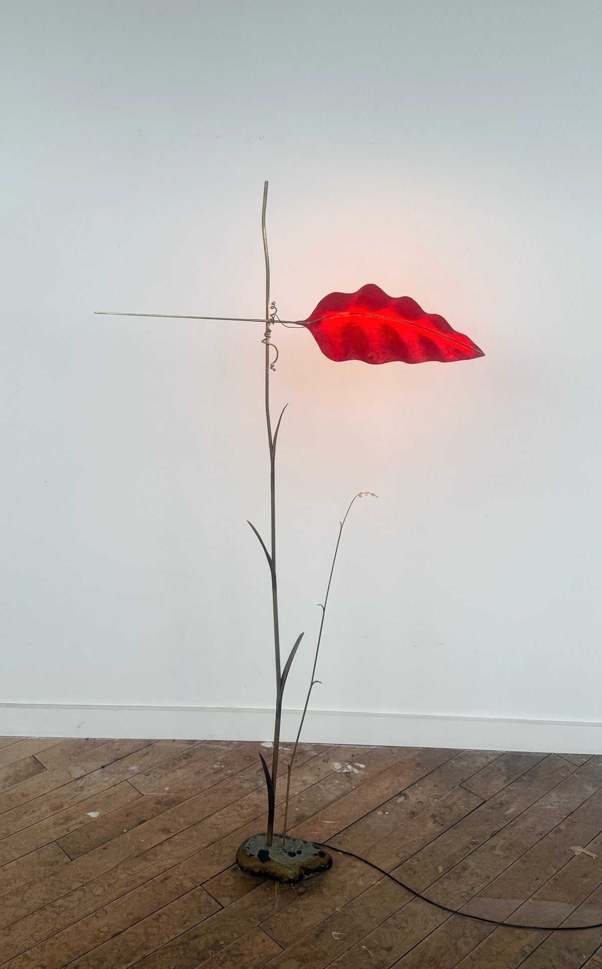 Large Leaf Floor Lamp (Red)