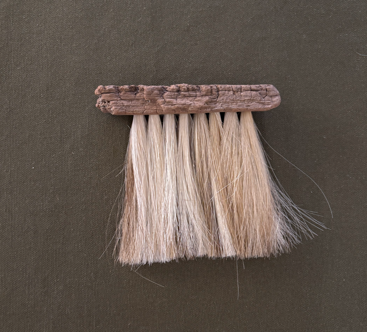 louse point drift wood, white & gray horse hair