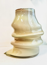Deflated Vase - PeeWee